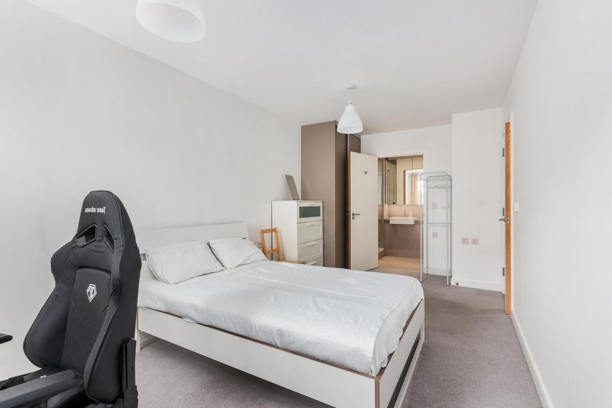 Apartment Beautiful Large 3 Bed 2 Bath Flat In Stratford *